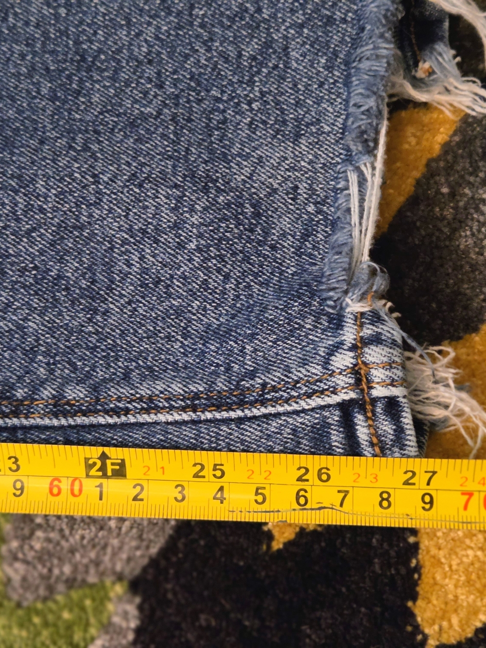 American Eagle Outfitters "Highest Rise Mom Jean"  Cropped Frayed Hem - Picture 10 of 10